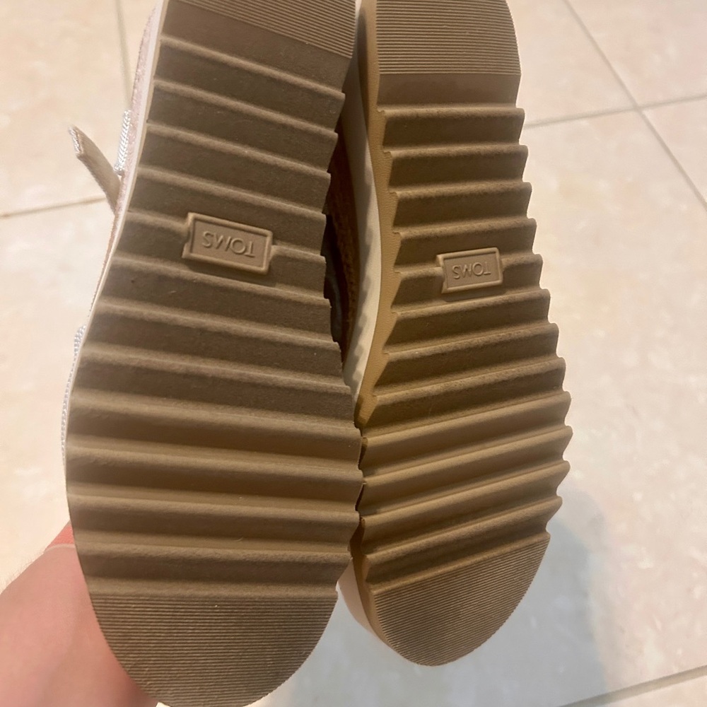 Toms Cream Platform Sandals - Picture 4 of 5
